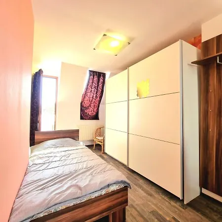 Sea Star Studio-to The Sea Garden *