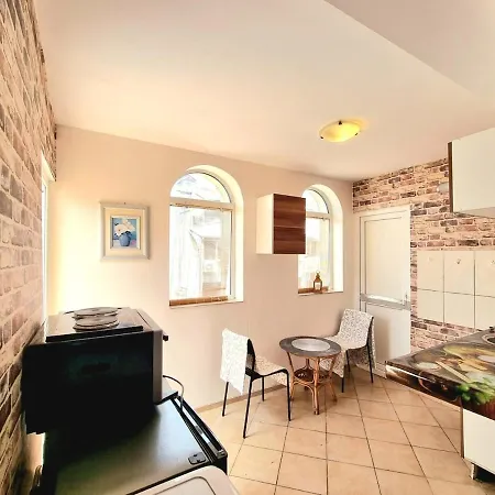 Sea Star Studio-to The Sea Garden Апартаменты Бургас